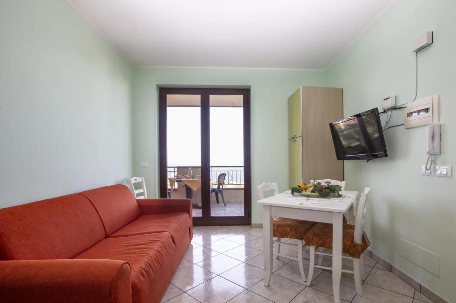 Appartamenti Anza Capo dʼOrlando Exterior foto
