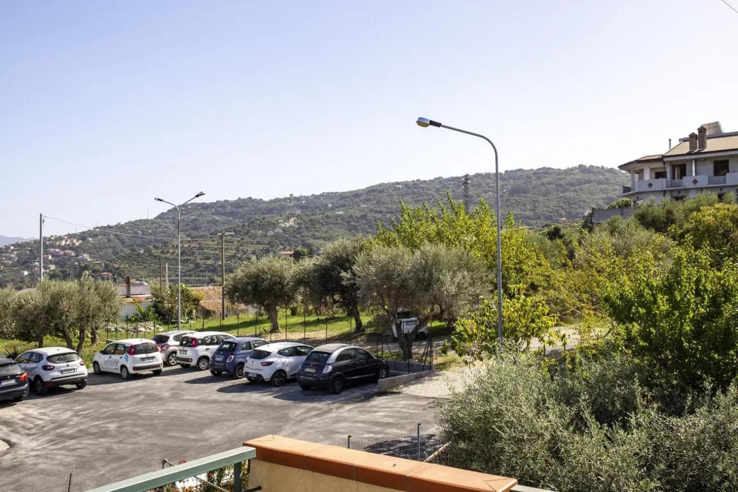 Appartamenti Anza Capo dʼOrlando Exterior foto