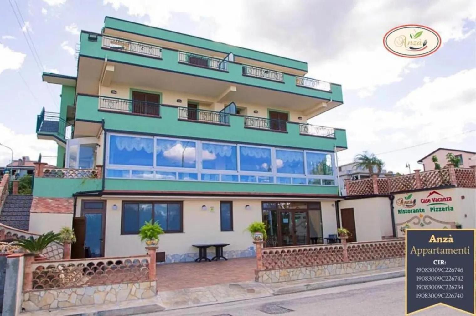 Appartamenti Anza Capo dʼOrlando Exterior foto
