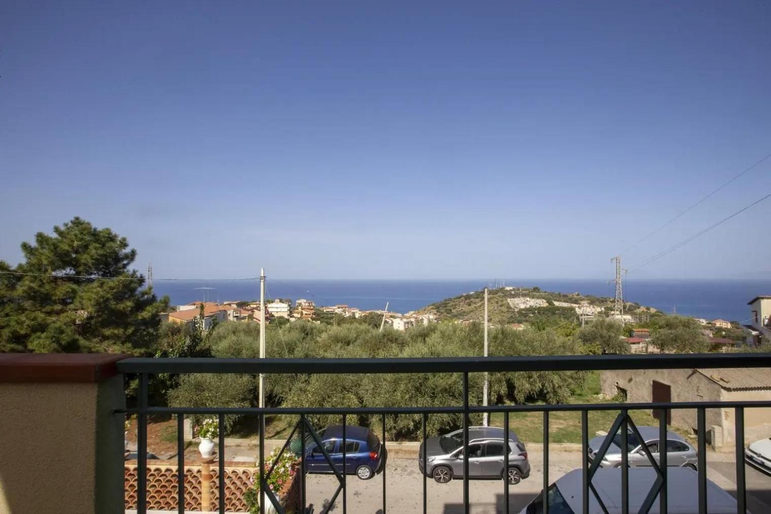 Appartamenti Anza Capo dʼOrlando Exterior foto