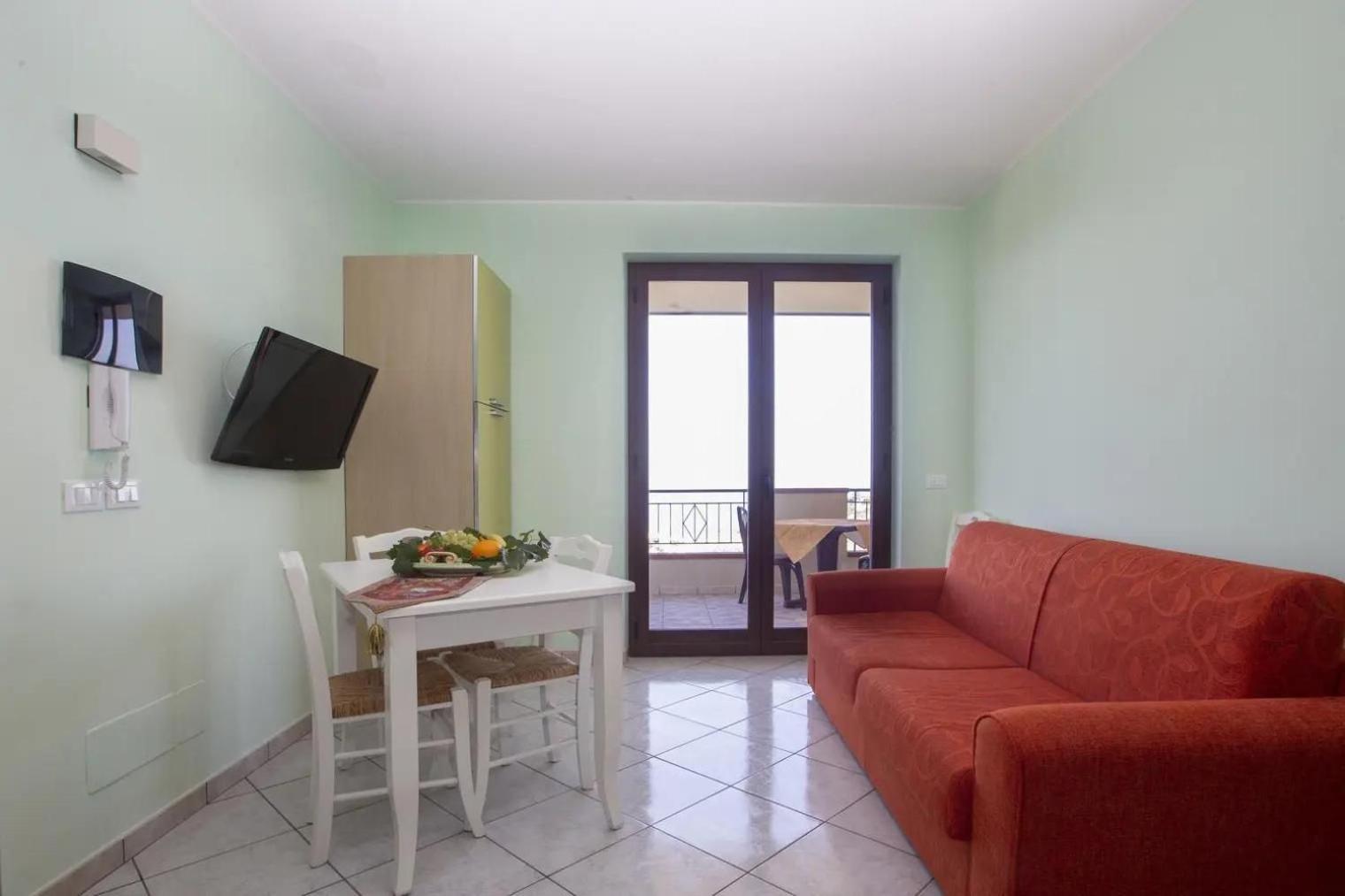Appartamenti Anza Capo dʼOrlando Exterior foto